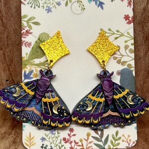 Gorgeous LUNAR MOTH 🌙🦋 lightweight layered acrylic earrings